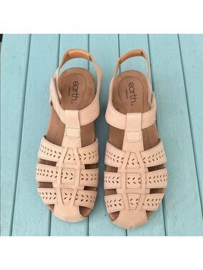 Earth Origins Etbirdy Fisherman Tan Sandals Round Toe Size 11 Medium. Almost NEW